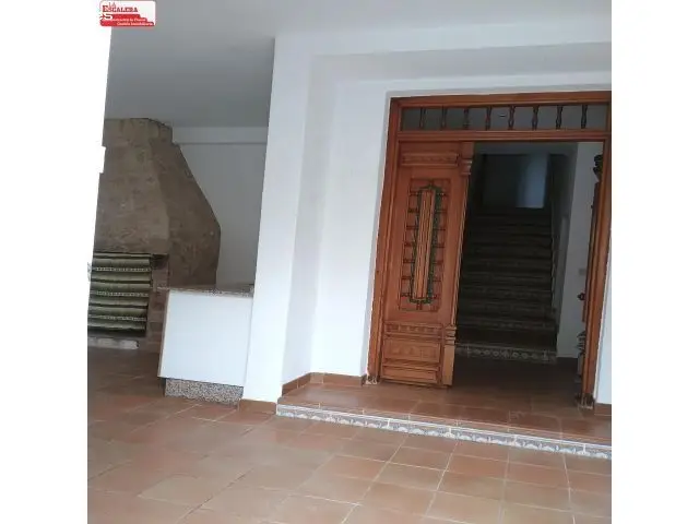 Casa de Campo en Castalla con Parcela Compartida