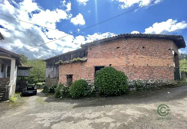 Casa de Campo en Asturias con Cuadra Pajar y Panera