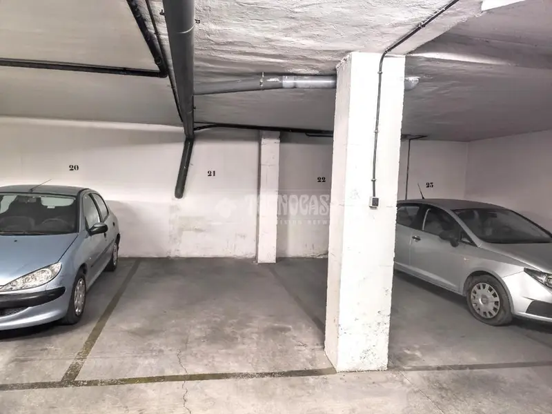 Box/plaza de garaje en venta en Motril