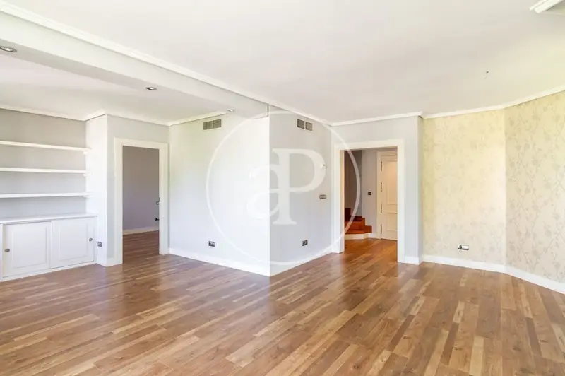 Dúplex en Colina Ciudad Lineal 165m2 con Piscina y Garaje