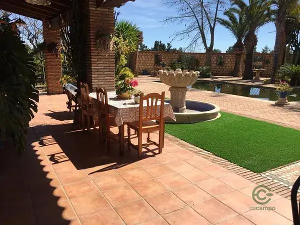 Chalet en Totana con Piscina y 7000m2 de Parcela