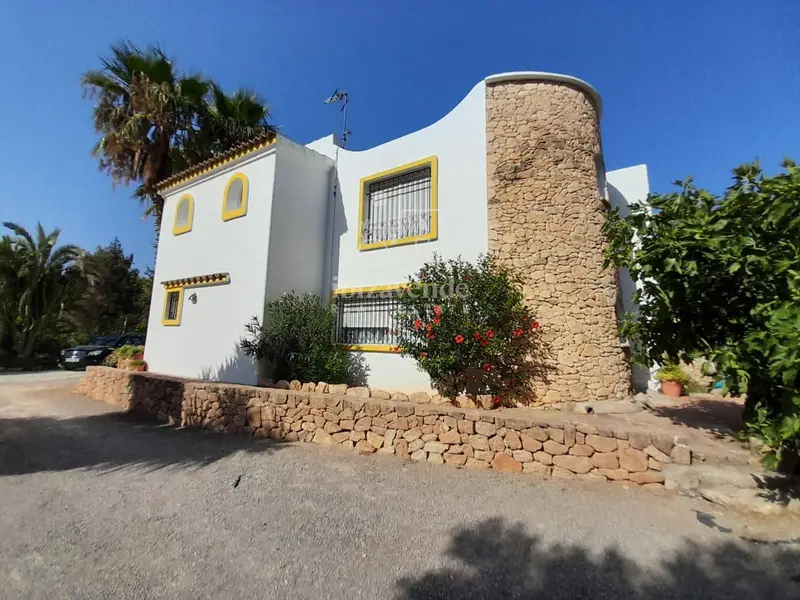 Chalet en venta en Santa Eulalia / Santa Eularia, Ibiza