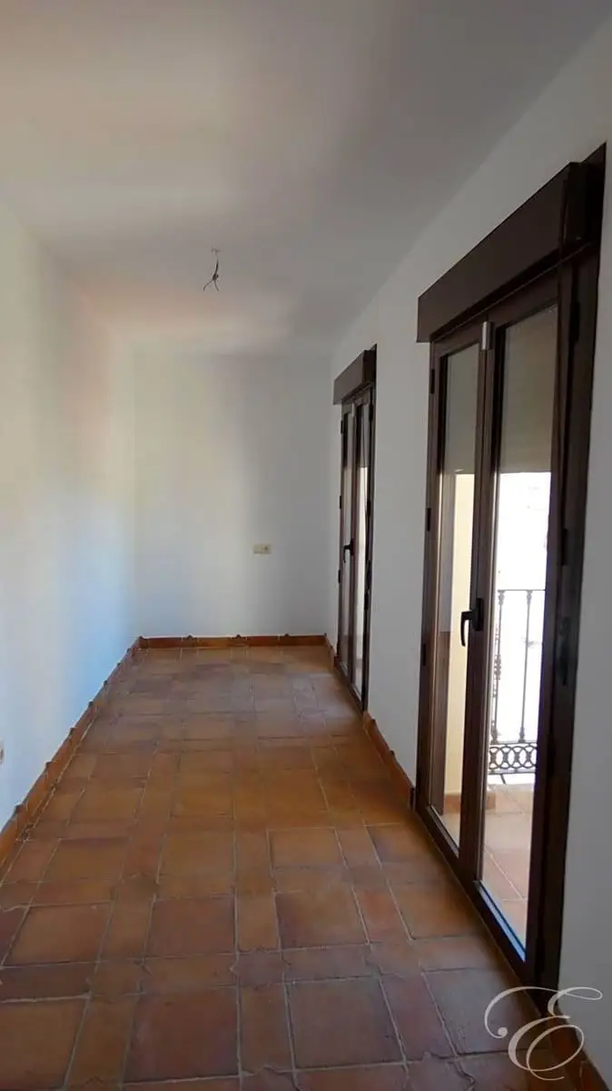 Casa Adosada en Velez de Benaudalla con Piscina en Azotea