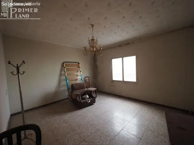 Casa 330m2 para Derribar o Reformar con 870m de Fachada