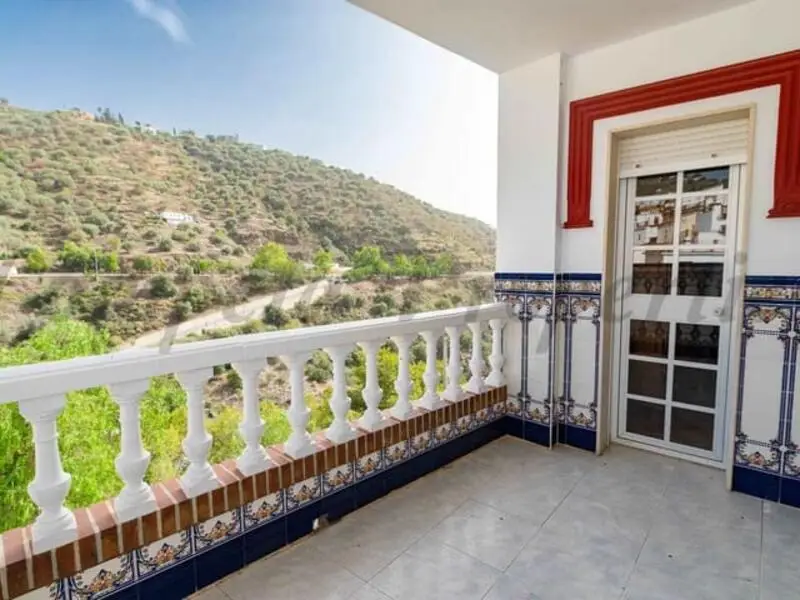 Apartamento 3 Dormitorios Sayalonga Málaga