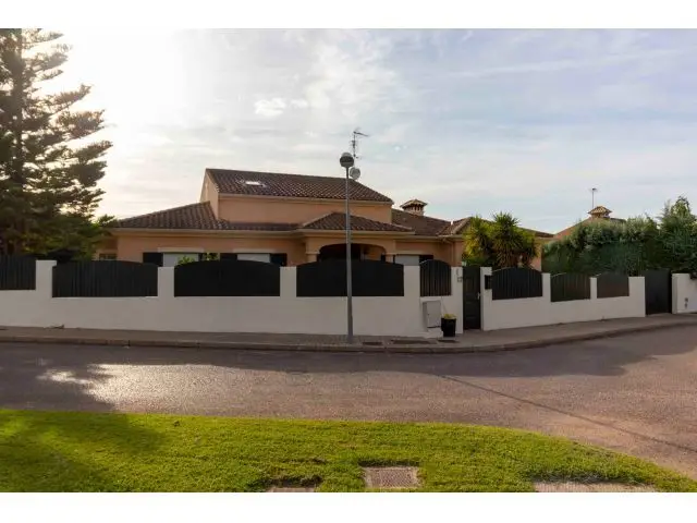 Chalet en venta Los Montitos 5 habitaciones piscina y gimnasio
