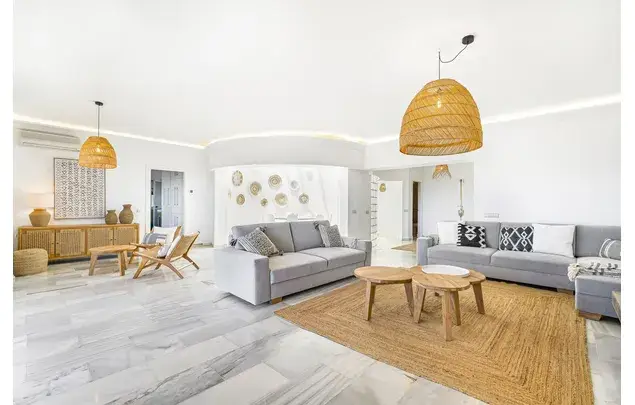 Villa Moderna 4 Dormitorios en El Paraiso Alto Estepona