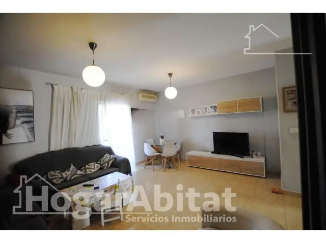 Precioso Adosado Seminuevo Con Garaje, Piscina Y Dos Amplias Terrazas