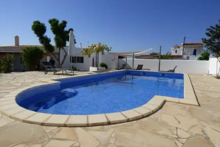 Villa 3 Dormitorios Formentera: Casa de Campo con Piscina