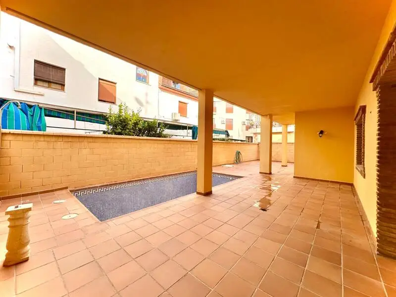 Villa en venta en Ogijares 4 dormitorios piscina