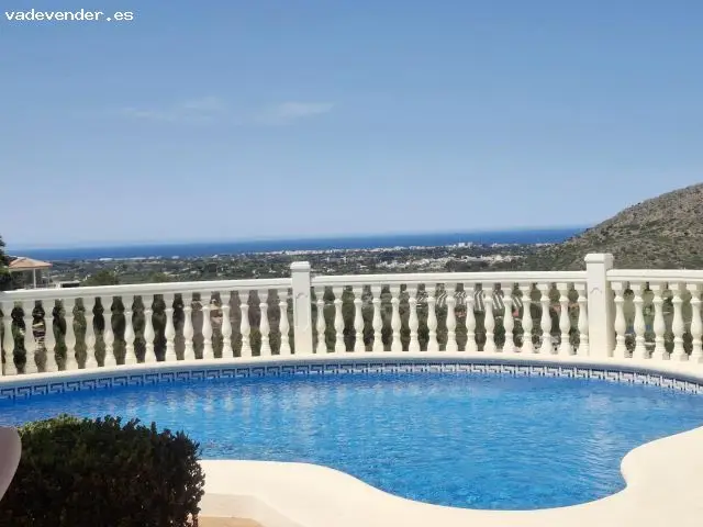 Villa de Lujo en La Sella con Vistas al Mar