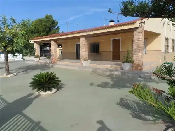 Casa de Campo en Crevillente con Piscina y Garaje