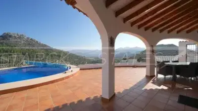 Villa de Lujo en Monte Pego con Vistas Panorámicas