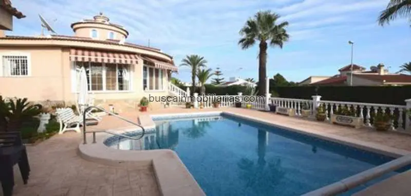 Villa en Venta Quesada 5 Dormitorios Piscina