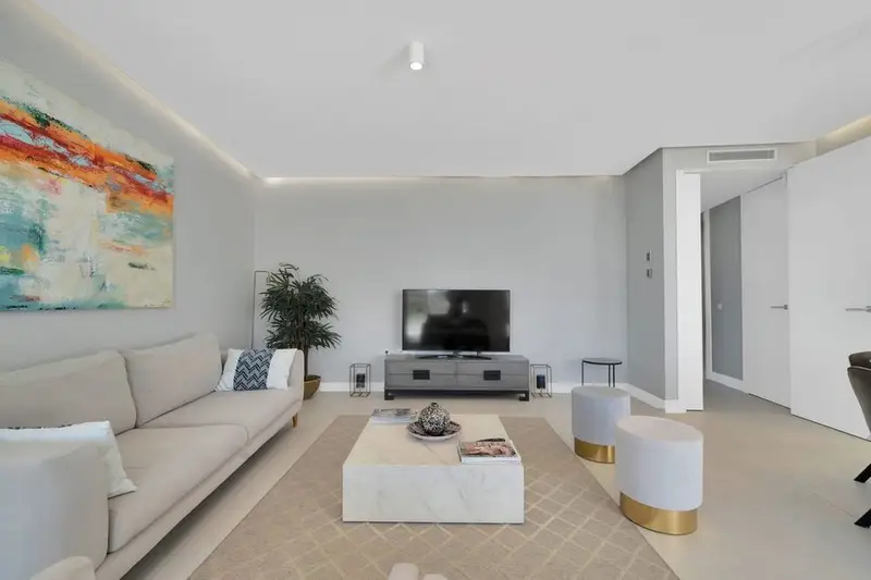 Apartamento de Lujo en Primera Línea de Playa Estepona