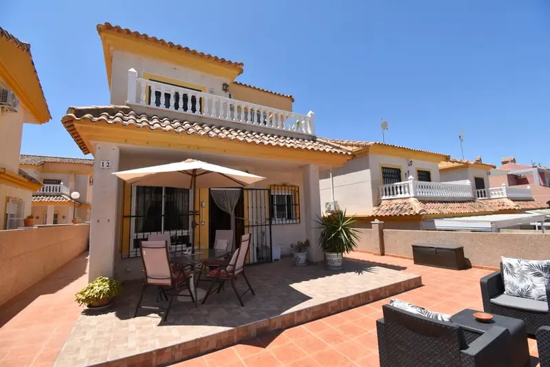 Villa 3 Dormitorios Villamartin Cerca de Playa Golf