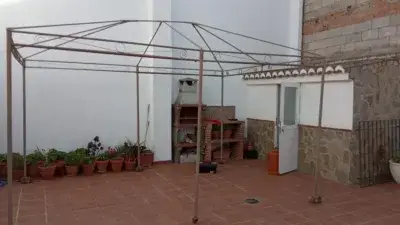 Casa Adosada en Romilla 4 Dormitorios Piscina Garaje Gran Oportunidad