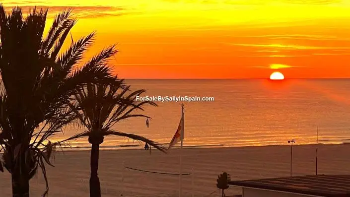 Apartamento en Primera Linea de Playa Gandia 2 3 Dormitorios Reformado