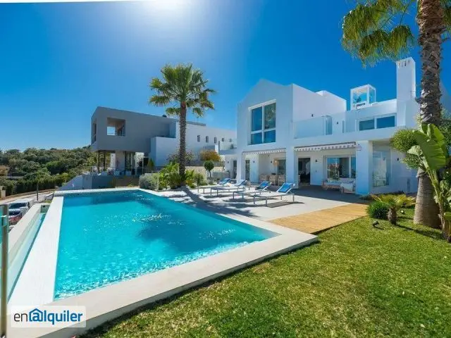 Villa en Alquiler en Ojén