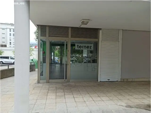 Local Comercial 85m2 3 Fachadas Salida Humos