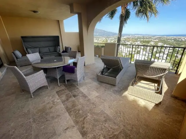 Apartamento 2 Dormitorios Alquiler Benahavis