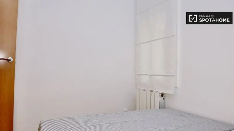 Apartamento 4 Dormitorios 1 Ba																		
																		
																		
																		
																		
																		
																		
																		
																		
																		
																		
																		
																		
																		
																		
																		
																		
																		
																		
																		
																		
																		
																		
																		
																		
																		
																		
																		
																		
																		 Barcelona