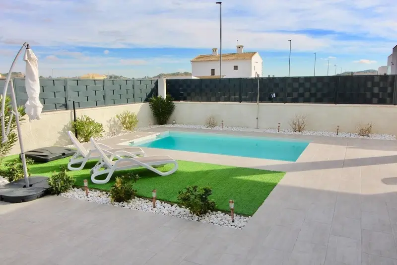 Chalet en venta en Pinoso, Alicante