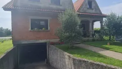 Chalet en Venta en Padrón 3 Dormitorios 2 Baños