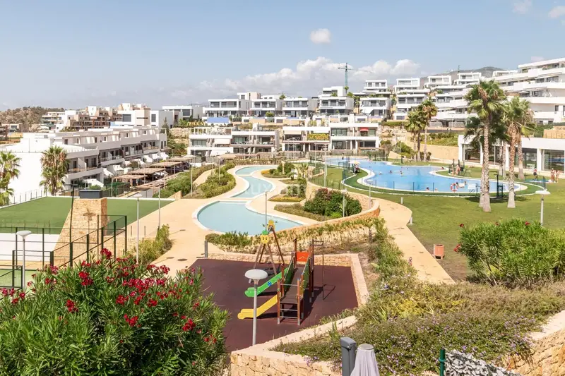 Apartamento en Finestrat con Vistas al Mar y Terraza