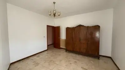 Piso en venta en Calle de la Reina María Cristina, 11