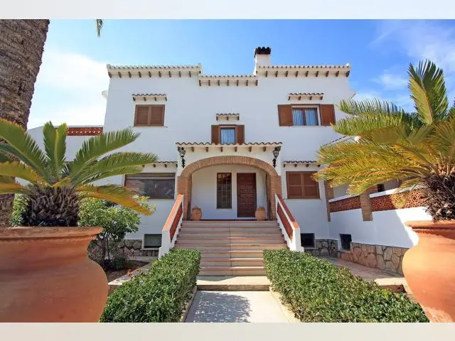 Casa-Villa de 6 Dormitorios en venta Los Poblets, España