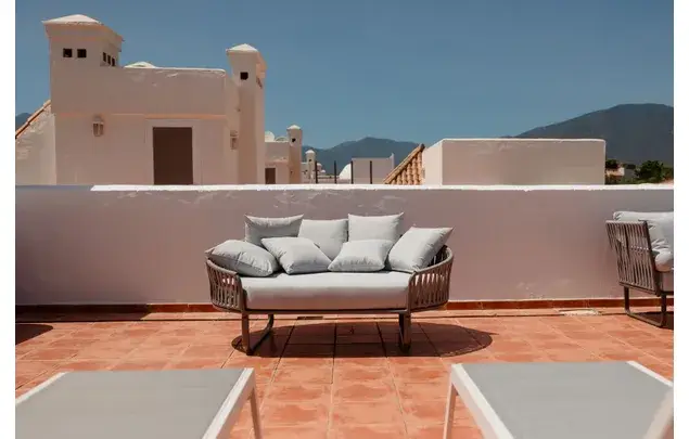 Rent 2 bedroom apartment of 155 m² in Istán