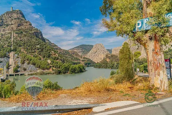 2 Casas con Terreno cerca Caminito del Rey Malaga