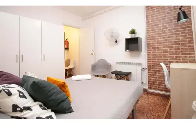 Alquiler Habitaci	ón 460m	² Barcelona Estancia Larga