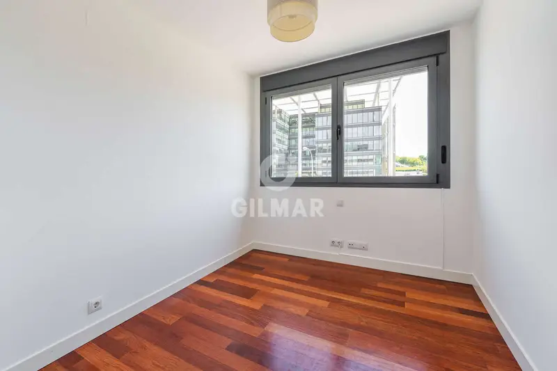 Piso en Alquiler Madrid Lujo 160m2 3 Dormitorios 2 Baños Garaje Trastero