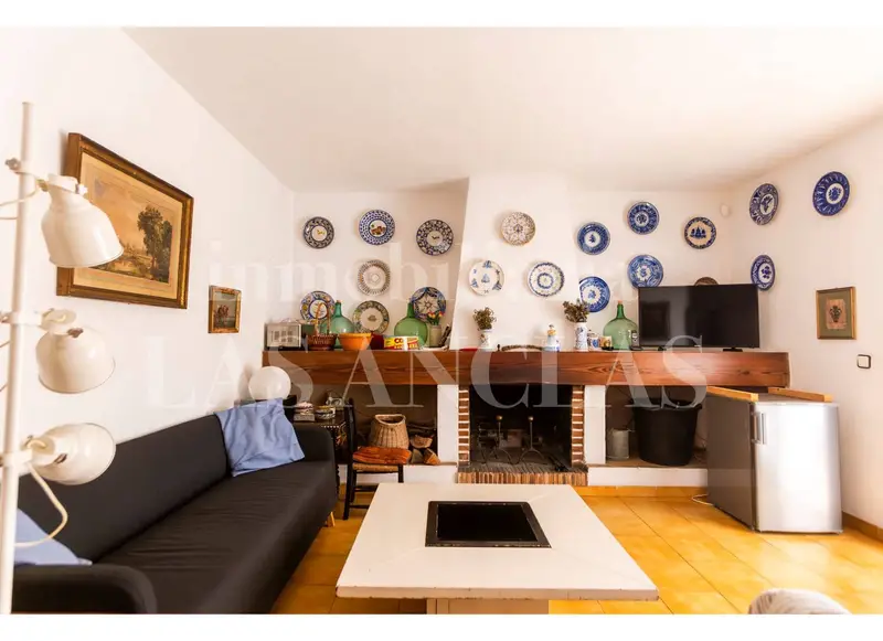 Finca Rustica en Venta en Ibiza con Vistas al Campo