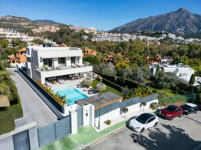 Villa de Lujo 5 Dormitorios en Nueva Andalucía