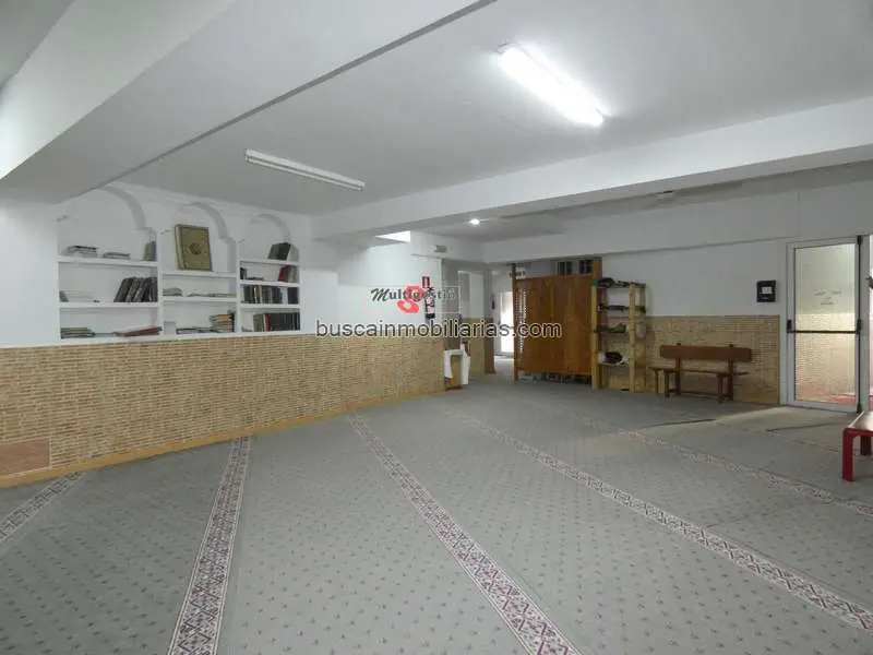 Local Comercial en Venta Palamós 304m2 Trasteros Almacenaje Gimnasio