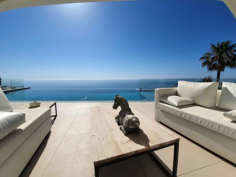 Casa Villa 5 Dormitorios Alquiler Manilva Espa	


a