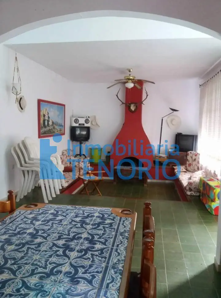 Venta Chalet con Chimenea en Lepe 4 Dormitorios