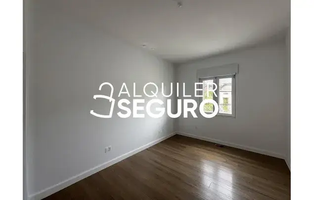Rent 3 bedroom apartment of 60 m² in Manzanares El Real