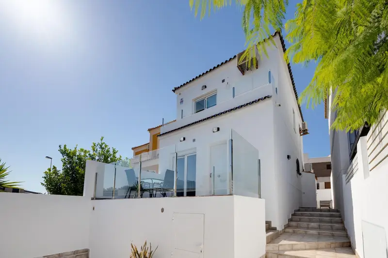 Villa Reformada en Parque Aromático Torrevieja 2 dormitorios 2 baños