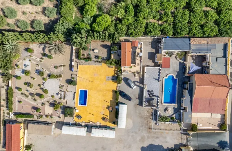 Chalet de Lujo con 6 Remolques en Los Montesinos Alicante