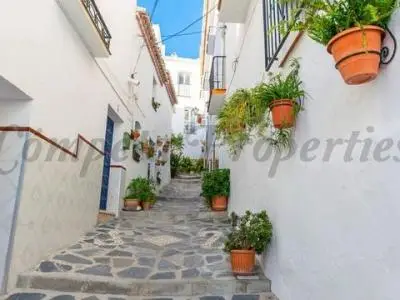 Casa en Canillas de Albaida 3 dormitorios 1 bao azotea
