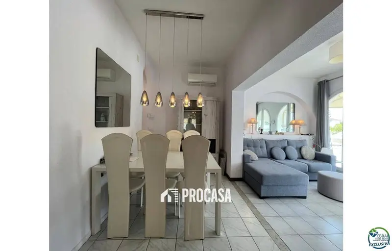 Chalet en Empuriabrava con Amarre y Piscina