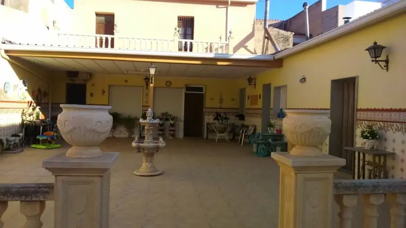 Casa con Terraza en Novelda 350m2 5 Dormitorios