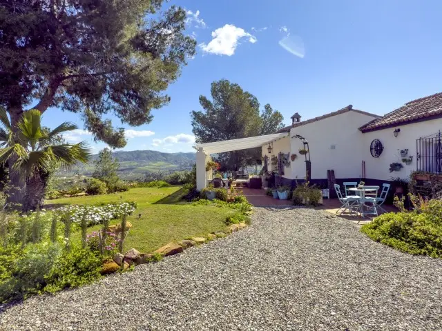 Finca Ecuestre con Vistas Panorámicas - Alora Pizarra