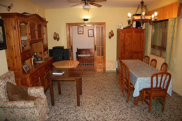 Casa en venta en Albacete 4 dormitorios 2 baños piscina