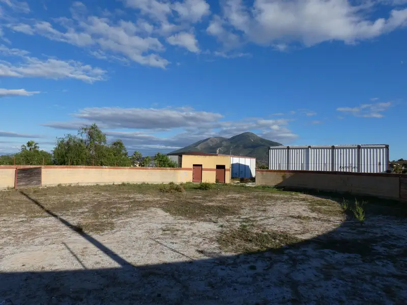 Terreno Comercial en Coin para Hotel Apartamentos