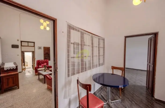 Villa de 4 Dormitorios en Venta Mala